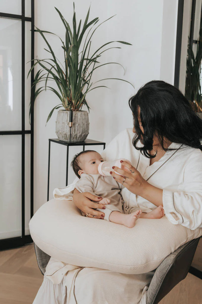 Coussin d'allaitement : quels sont ses avantages ?